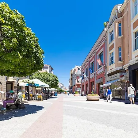 House Of History , In The Main Street Apartmán *