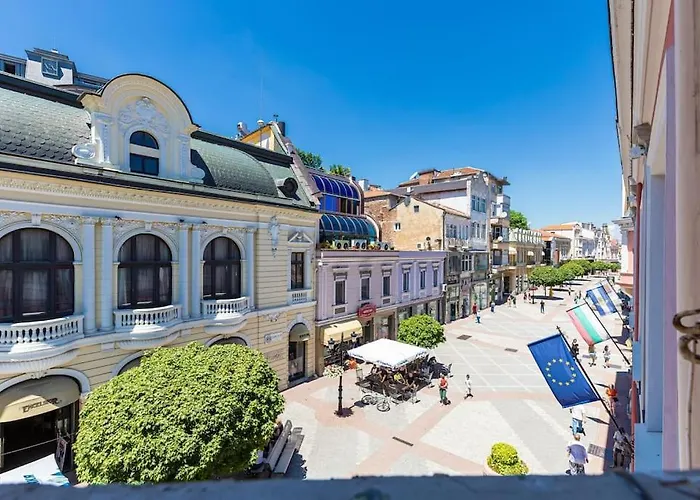 House Of History , In The Main Street Apartment