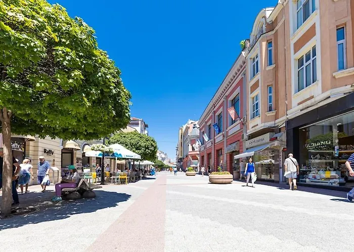 House Of History , In The Main Street Apartment *